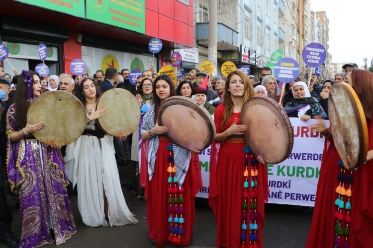 Bernameya 15ê Gulanê ya Amedê eşkere bû