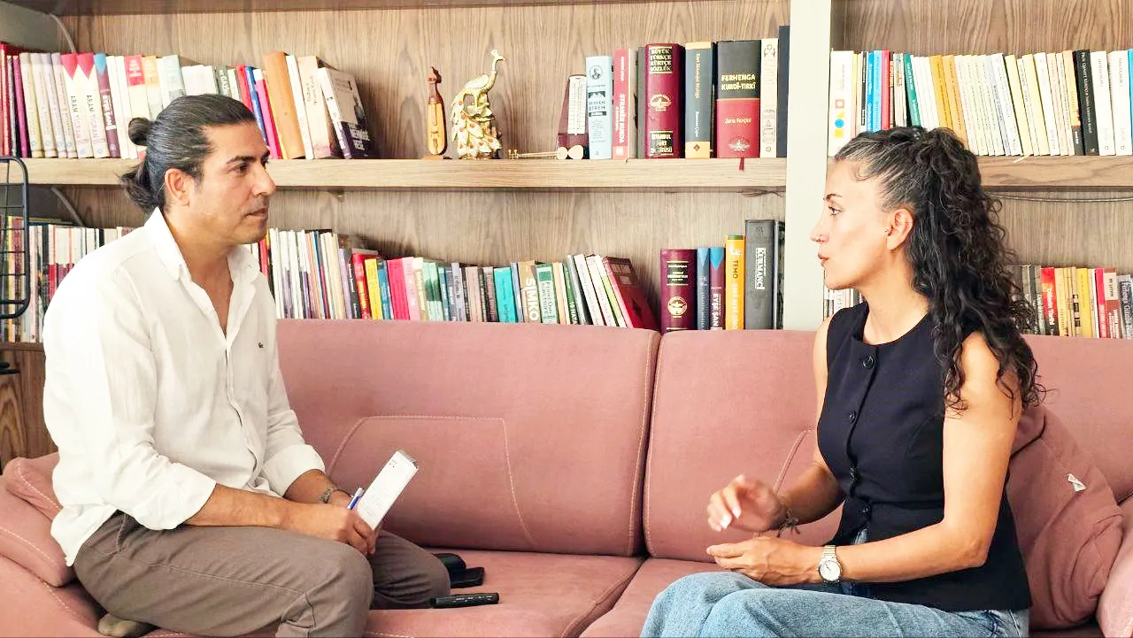 Ne tiştekî kêfî, mecbûriyetek e!