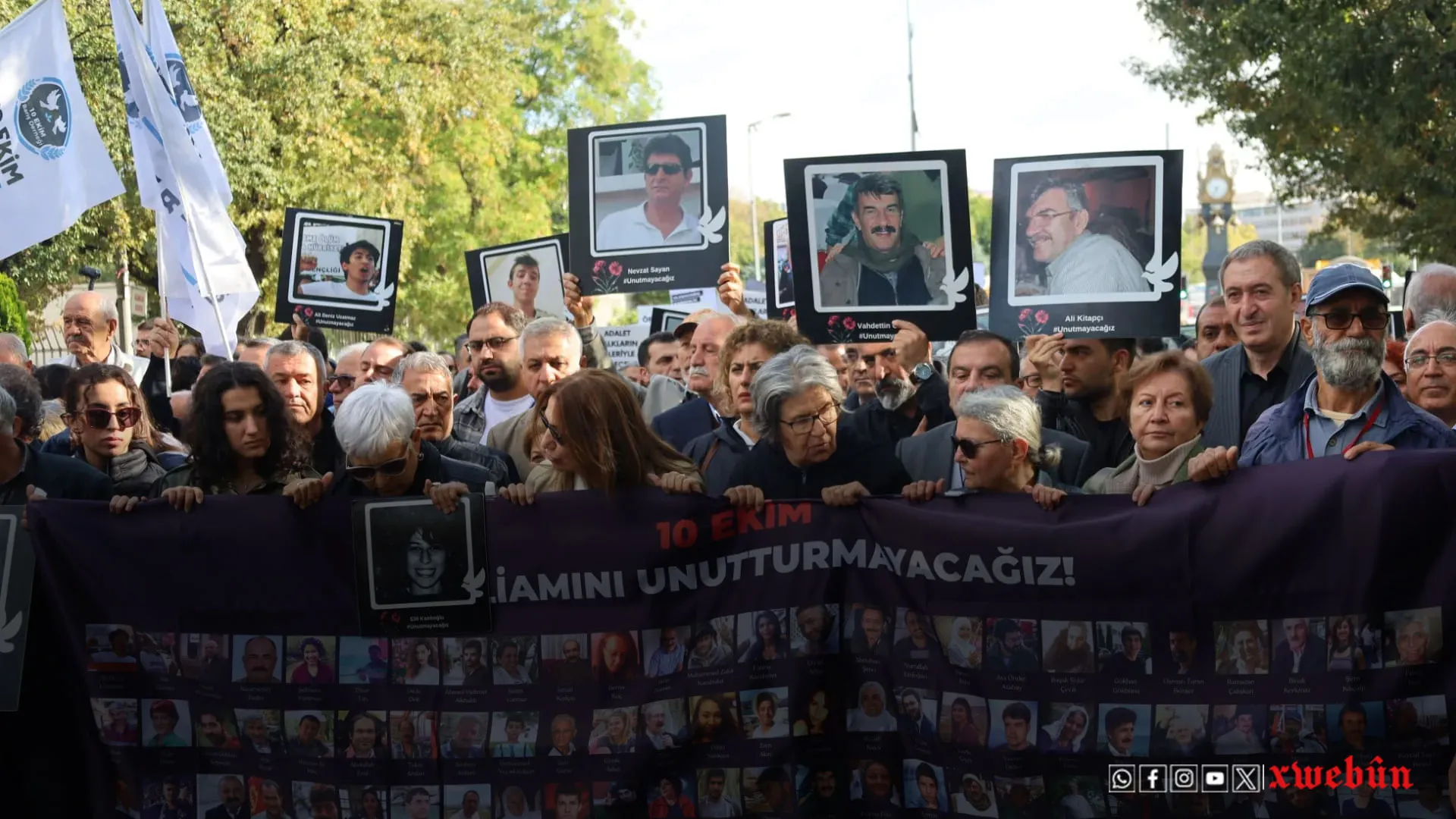 Romana ‘Rev û Bez’ê, Tijeye bi êş û hezê