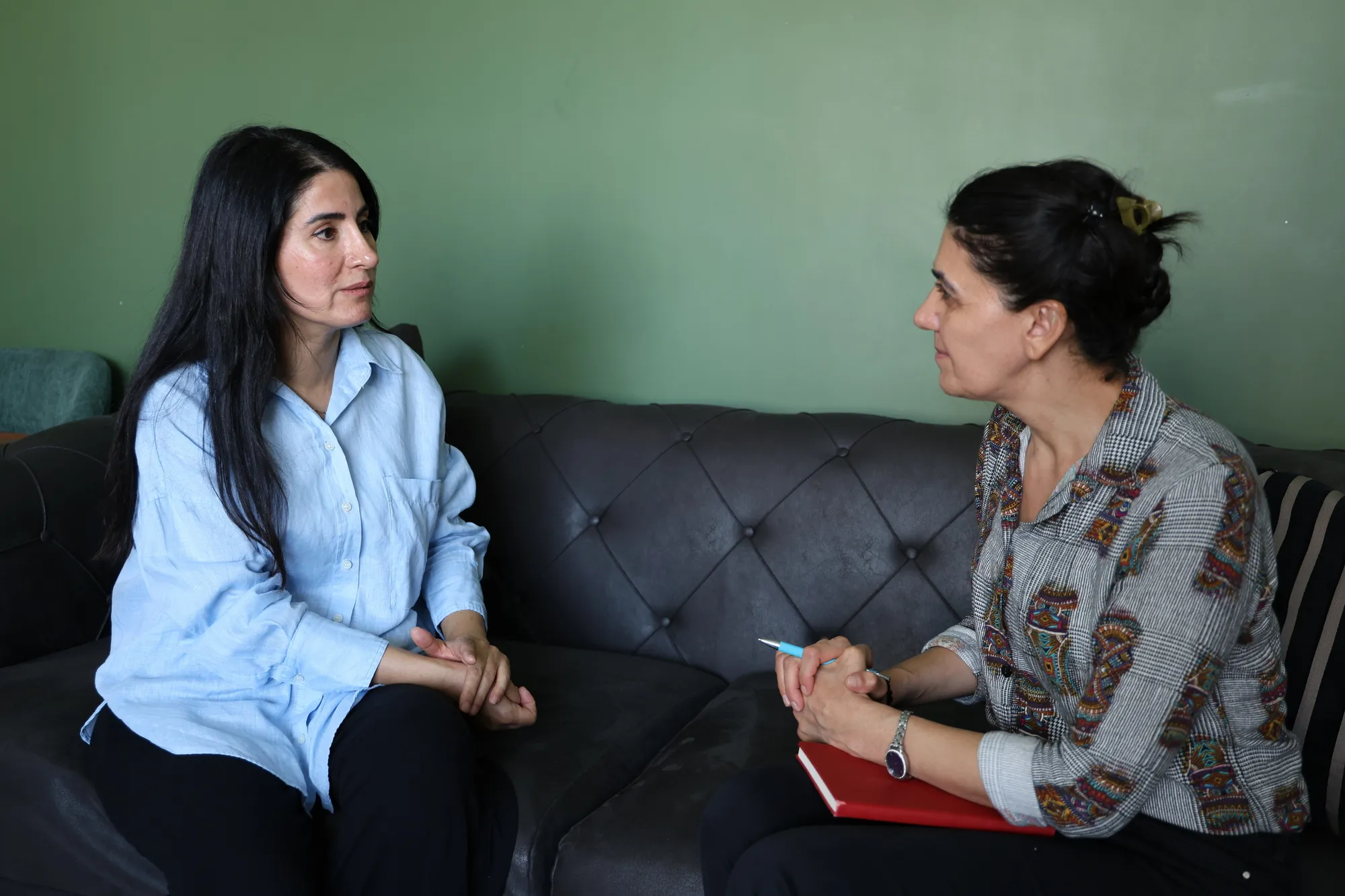 ‘Kameraya Gulistanê li erdê namîne’