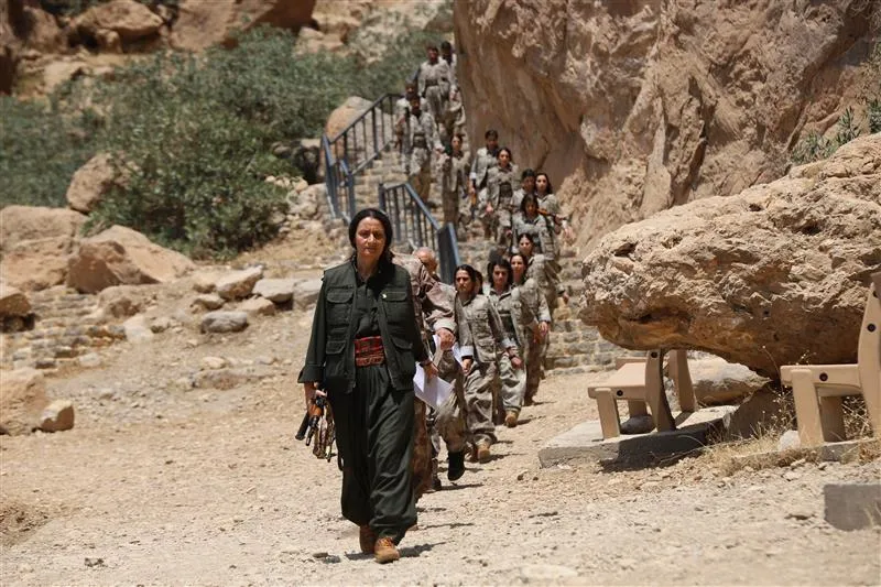 Gavên Yekem ên Fermandar Egît û Fermandar Besê