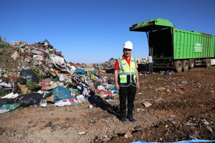 Li Amedê rojane hezar û 460 ton çop tê komkirin!