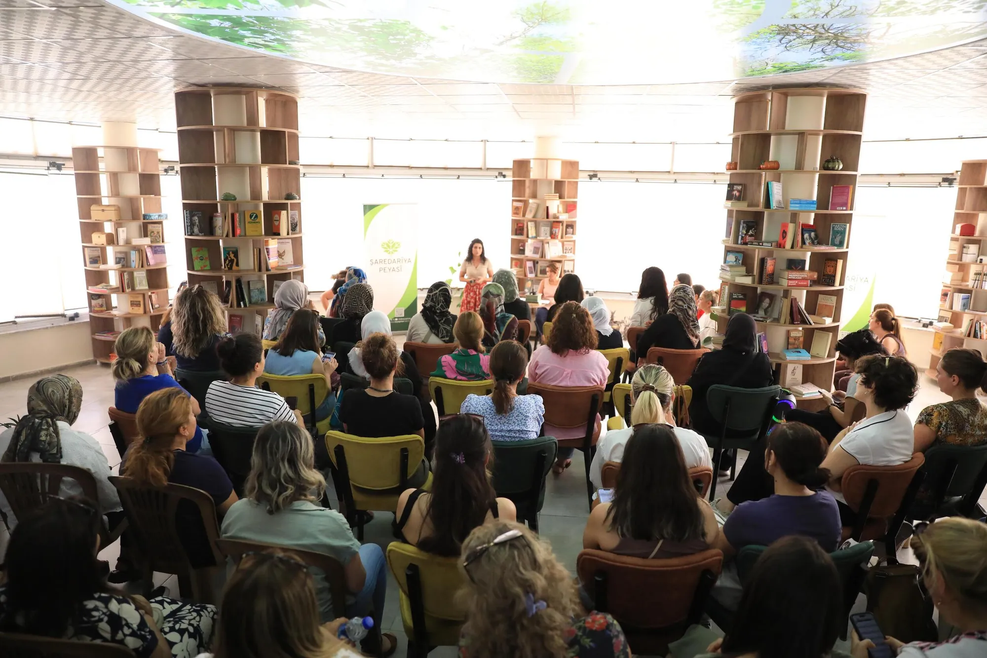 Jin li ser 'Hezkirina zayendê' axivîn