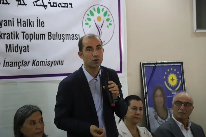 ‘Ocalan wekhevî, azadî û îradeya siyasî peşkêş dike’