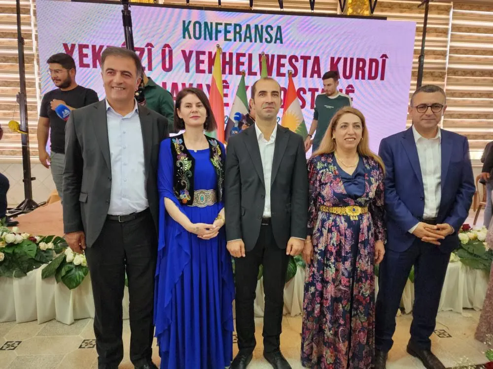 Dê di dîrokê de bi tîpên zêrîn bê nivîsandin