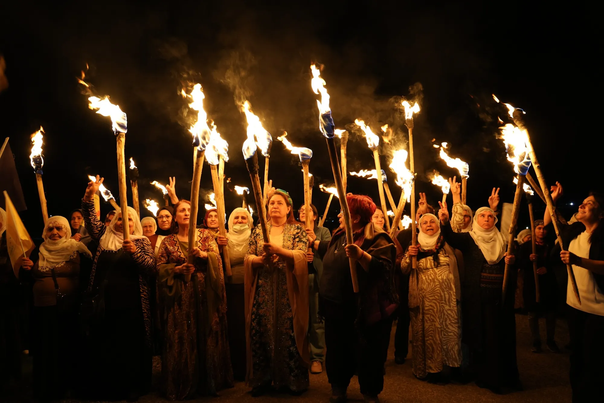 Li gund û bajaran Agirê Newrozê geş dibe