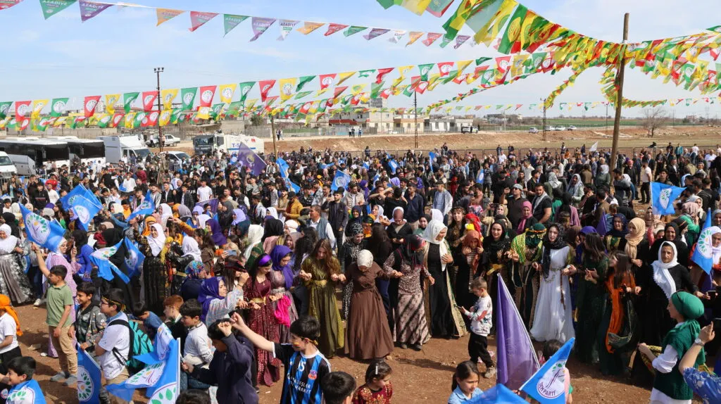 Li Hîlwanê agirê Newrozê geş bû