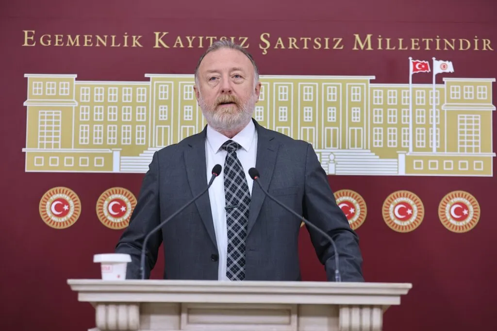 Sezaî Temellî: Zexta herî giran li ser zimanê kurdî ye