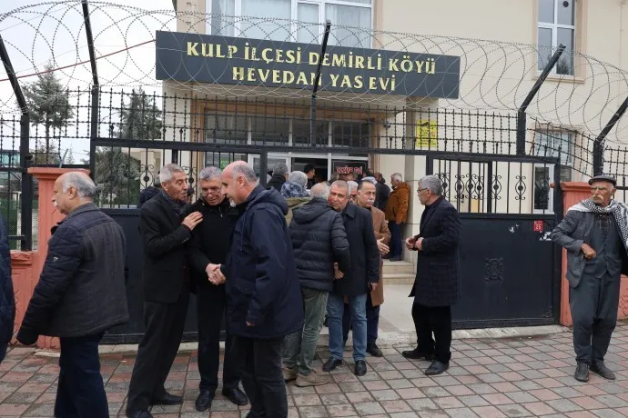 Ji bo rojnameger Azîz Koyluoglû şîn hat danîn