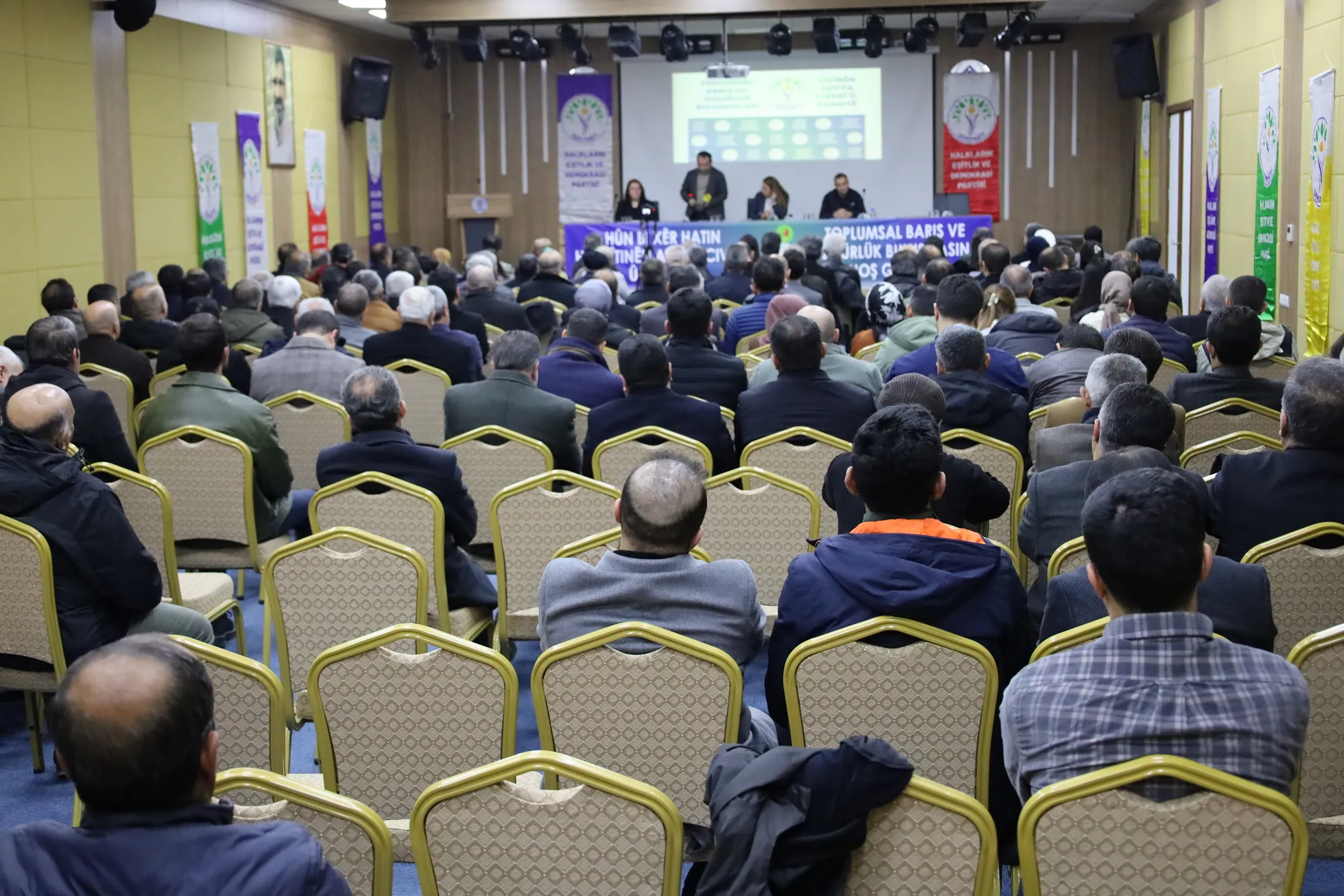 Ocalan çareseriyê pêşniyar dike