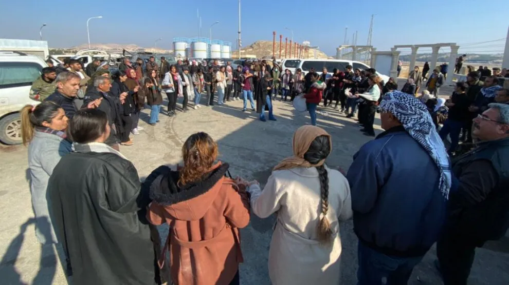 Dê rûmeta xwe diparêzin