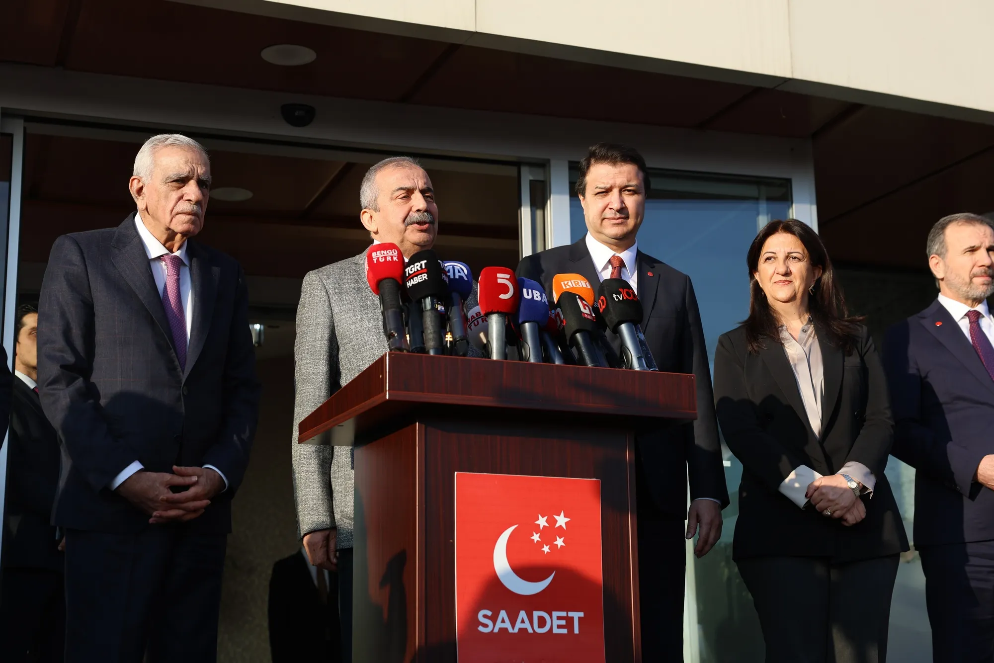 Şandeya DEMê bi Partiya Saadetê re hevdîtin pêk anî