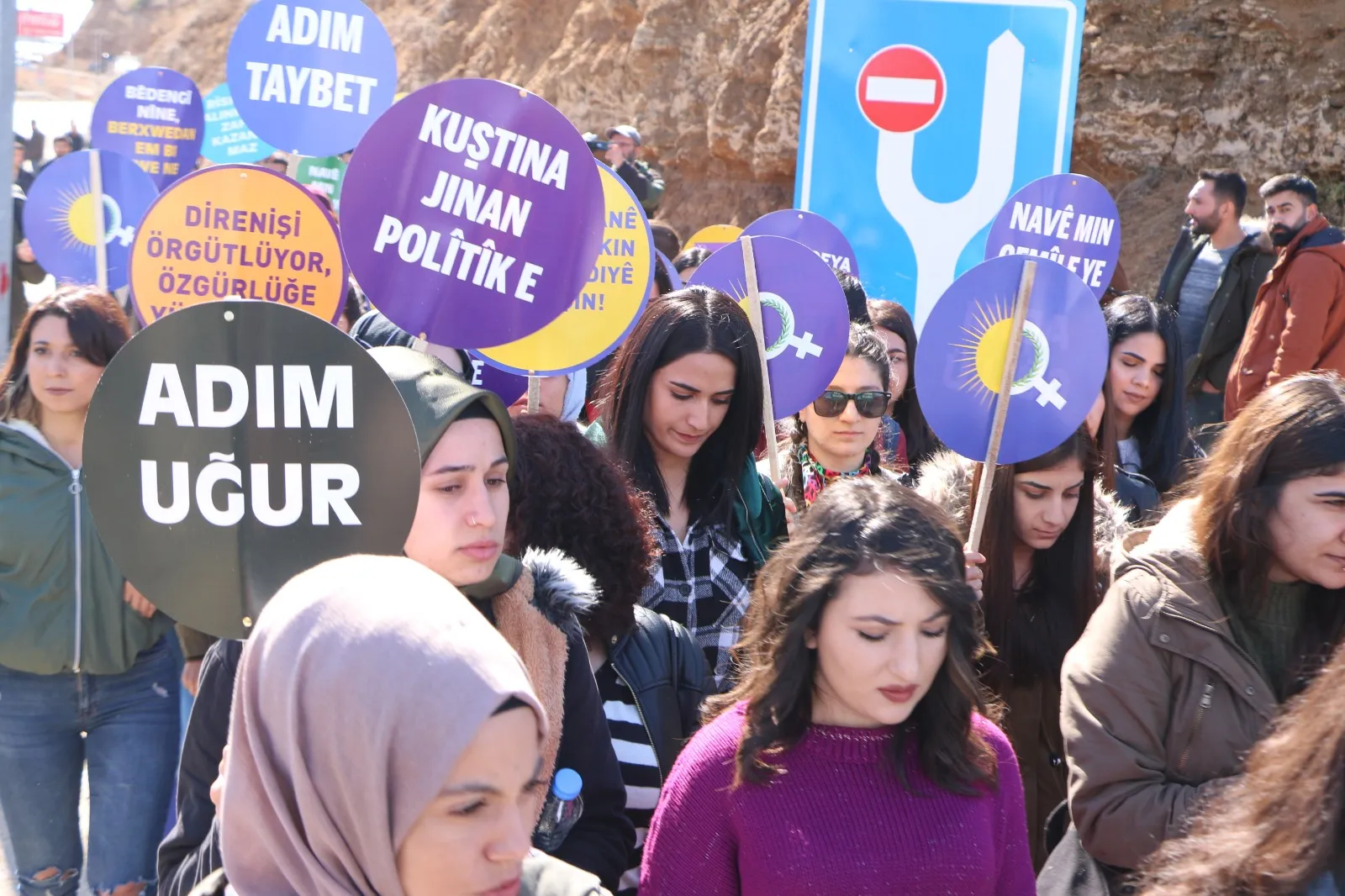 Şerê taybet jinê dike hedef