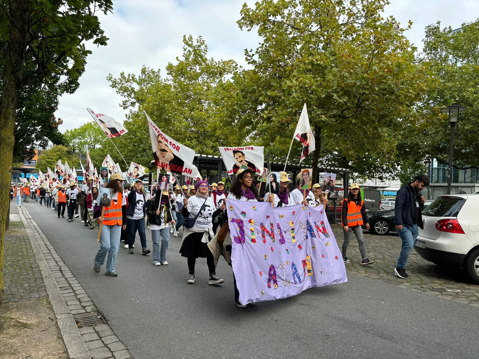 Rossî: Ji her aliyê cîhanê ciwan tev li meşa azadiyê bûn