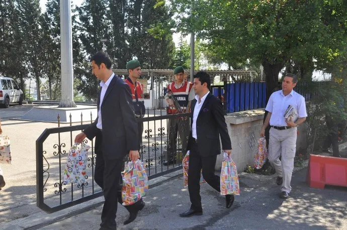 Ji bo bi Abdullah Ocalan hevdîtin bikin serlêdan kirin