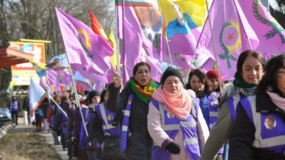 Dixwazin felsefeya Ocalan li cîhanê belav bikin