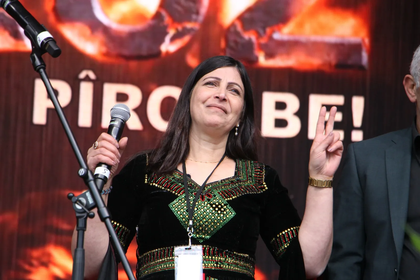 Dê li pêş KE’yê ji bo azadiya Ocalan rûnên