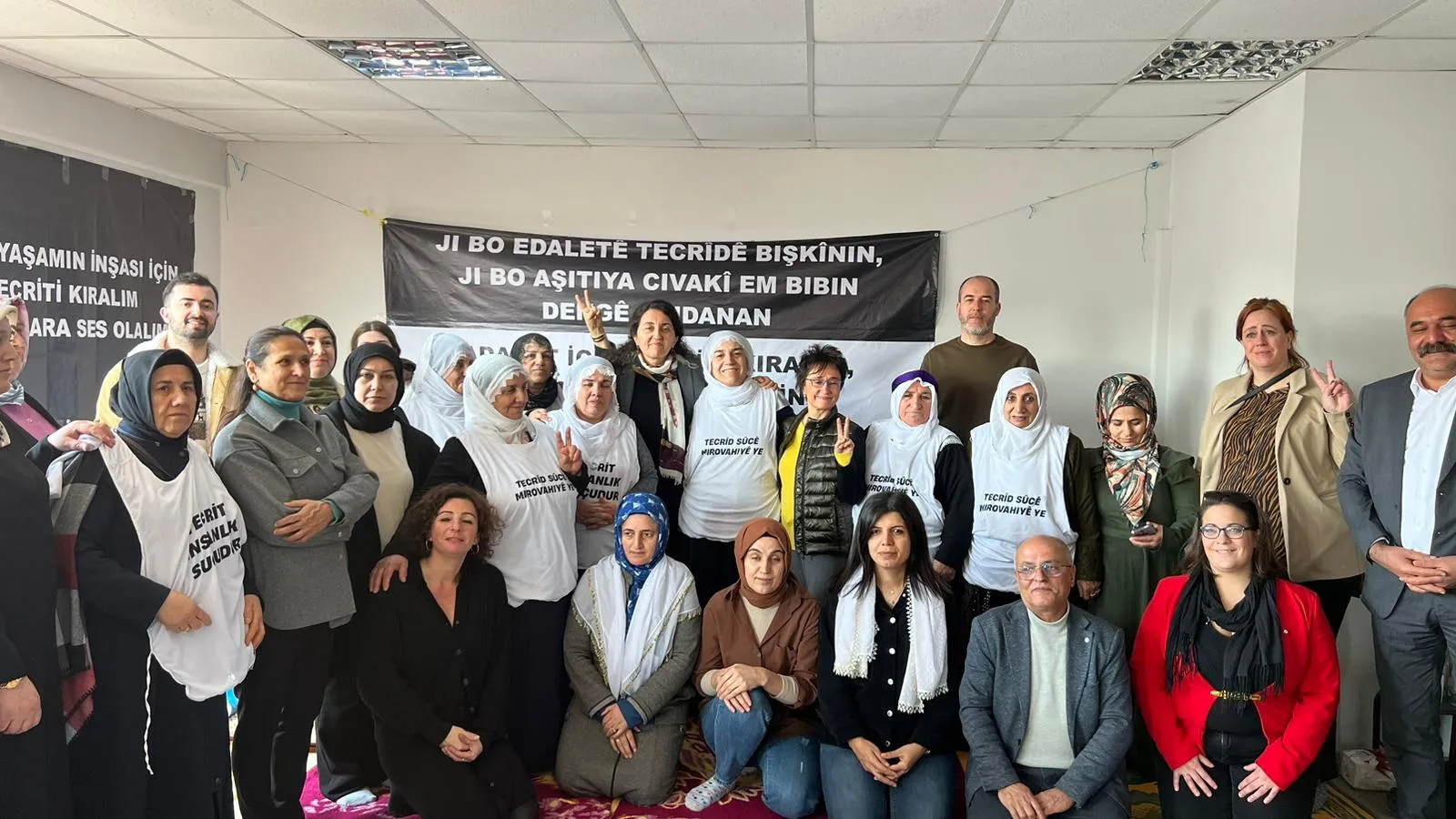 ‘Azadiya Ocalan dê çareseriyê bîne’