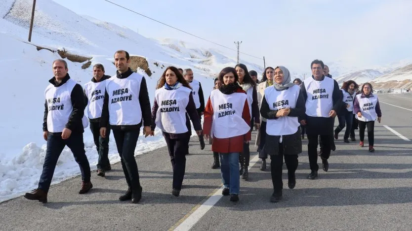 Îro pêşeroja nifşên nû ye