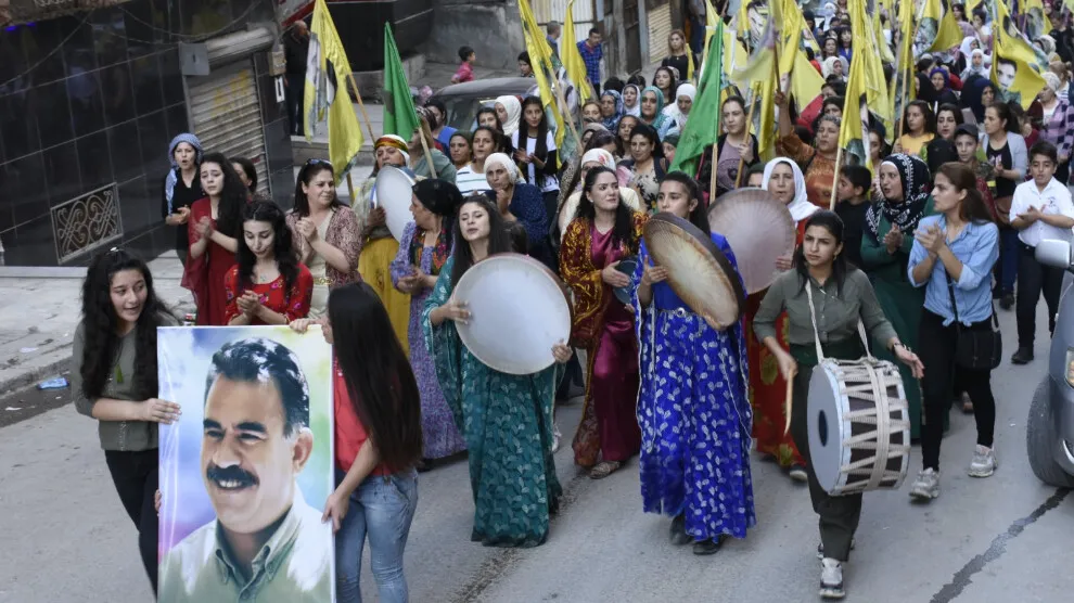 Tecrîd kevirê teneşîrê ye!