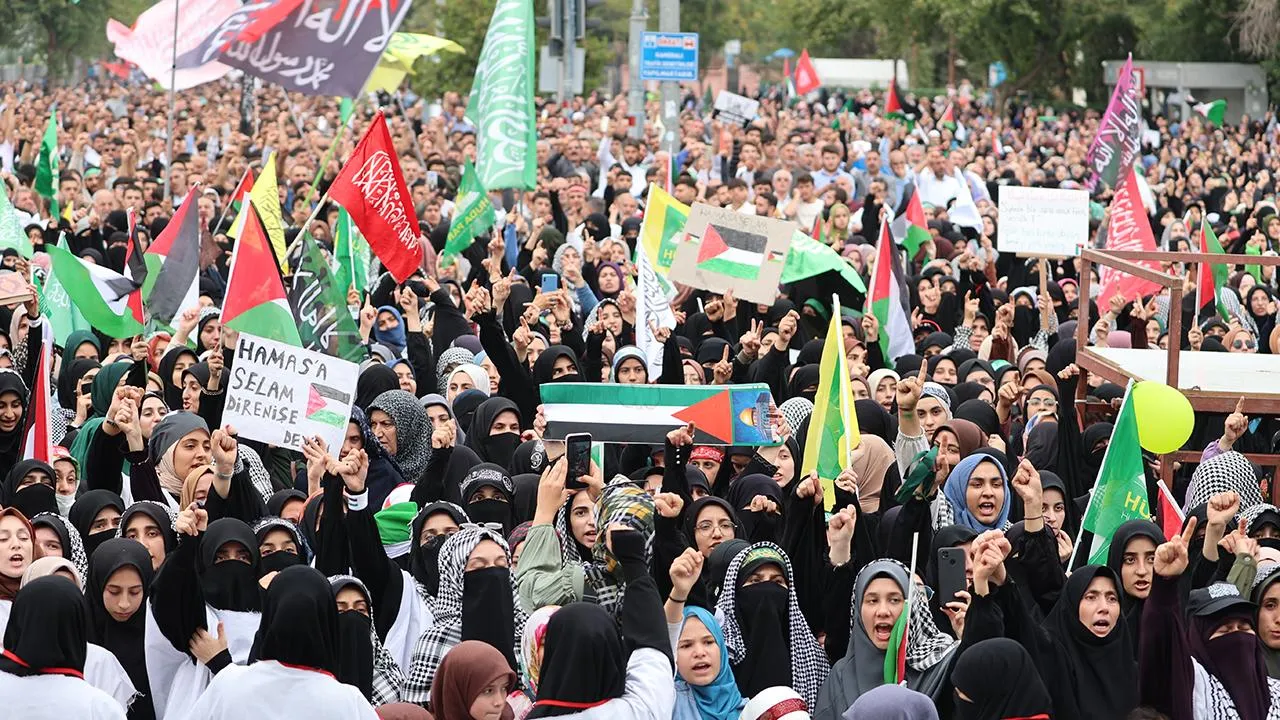 Tofana Aqsa û Şûrên Hesinî