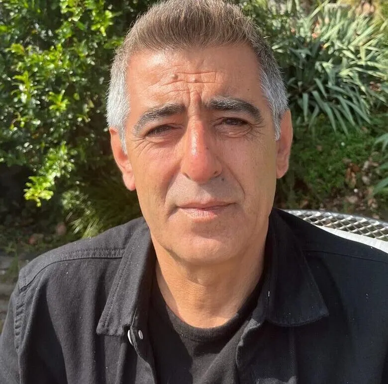 Xwe li dora Ocalan kirin xelek