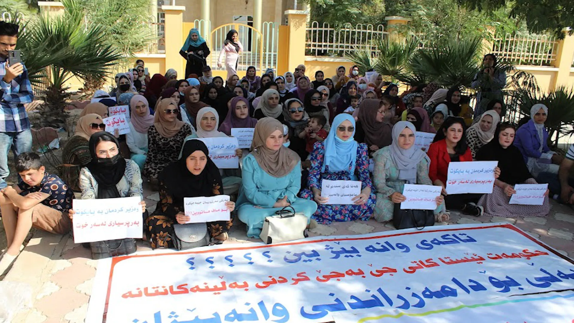 Sedema krîzê ne aborî, siyasî ye