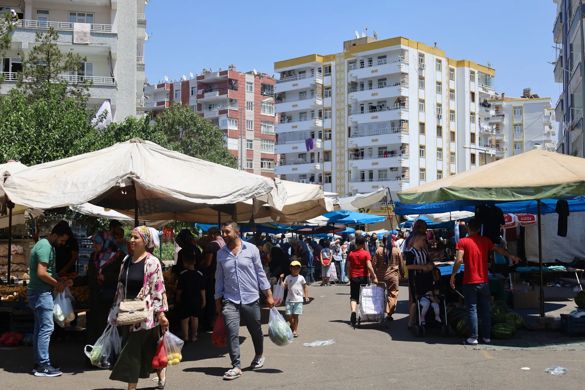 Li Amedê esnaf û welatî ji qeyrana aboriyê bi gazinc in