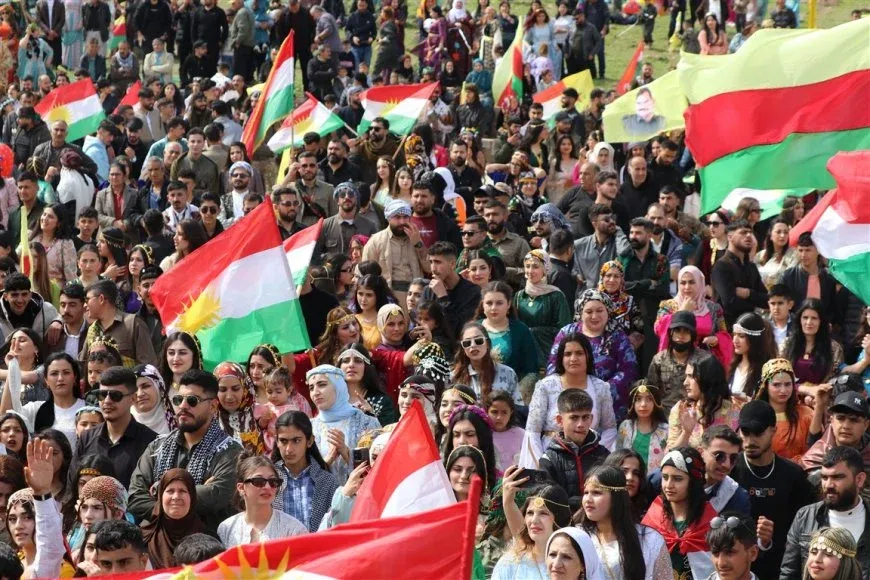 Gelê Bakur û Rojhilatê Sûriyeyê Newrozê pîroz dikin