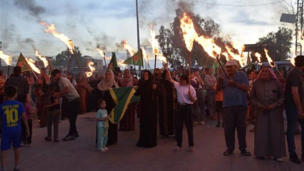 Ciwanan ji bo YPJê meşiyan