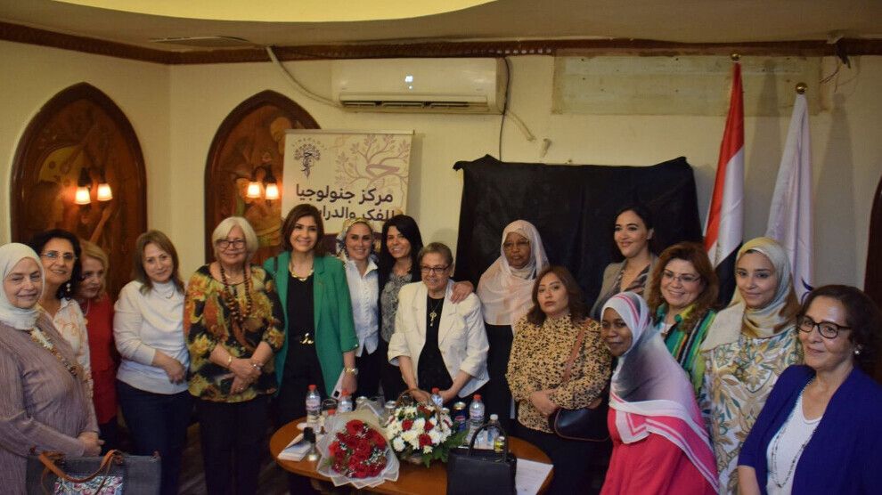 Kesayetên navdar li Qahîreyê Navendeke Jineolojiyê vekirin