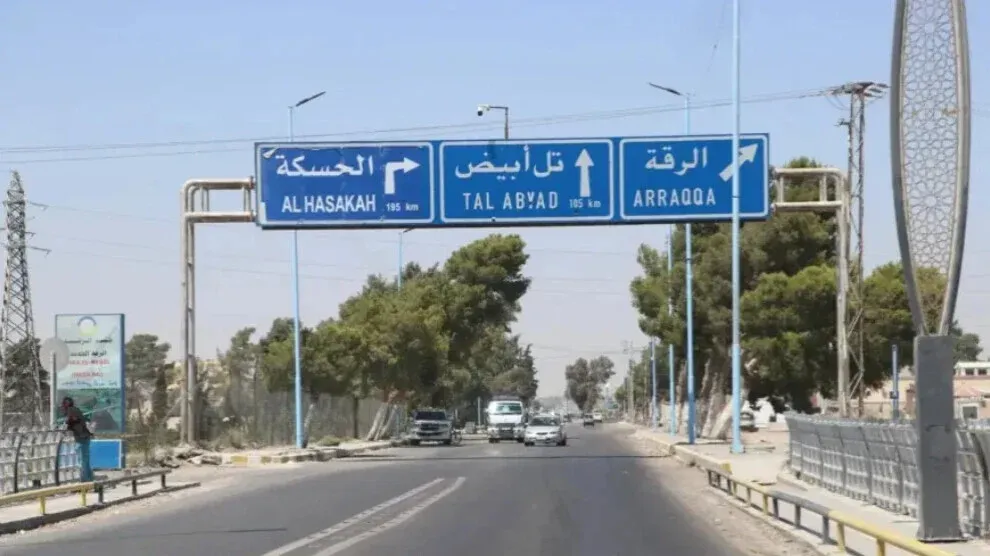Hêzên Sûrî 10 Efrînî li rêya Reqa-Hesekê girtin