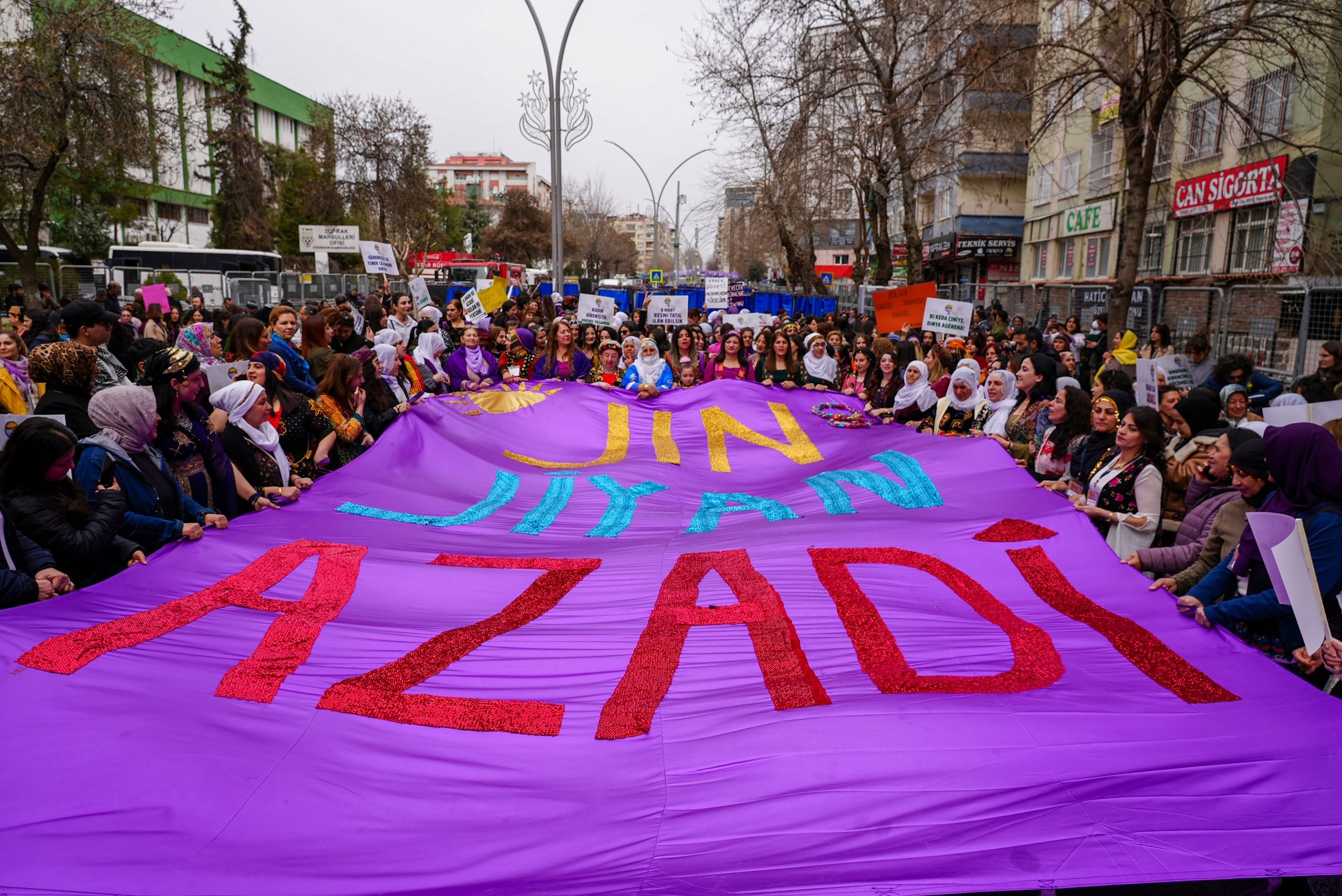 8ê Adare Roja Cinîyanê Kedkaran ê Dinya