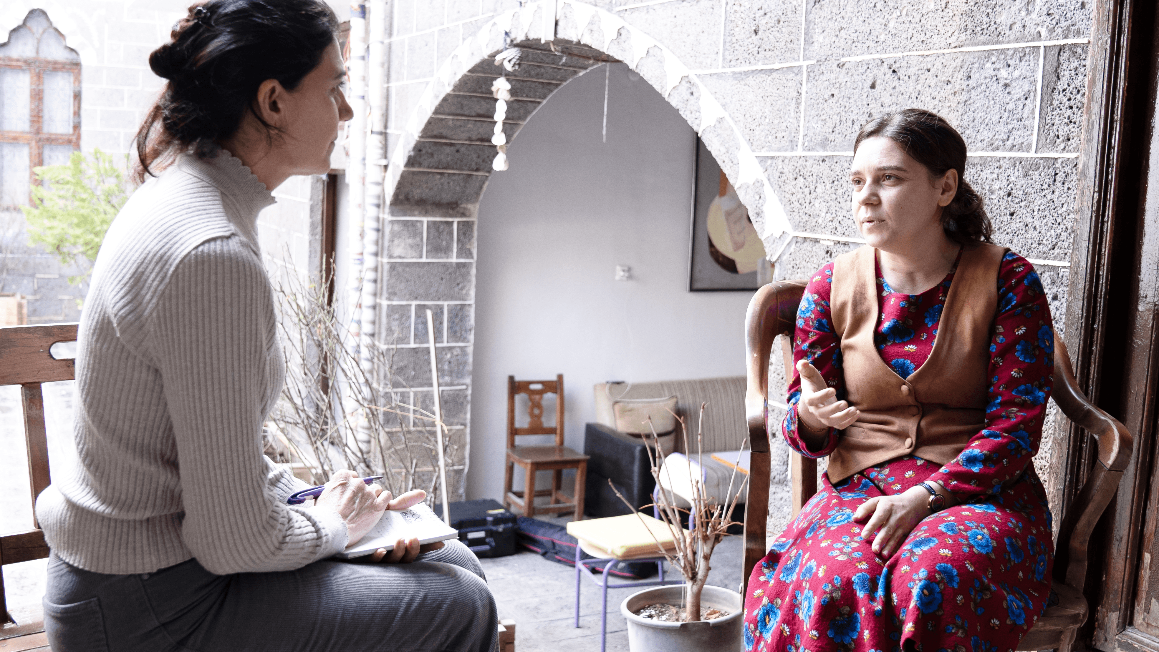 Jin berxwedanê dihonin