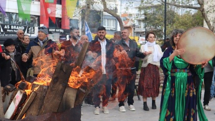 Li 6 navendên Tirkiye Newroz pîroz kirin