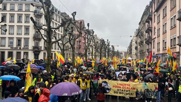 Di mitînga Strasbourgê de azadiya Ocalan xwestin