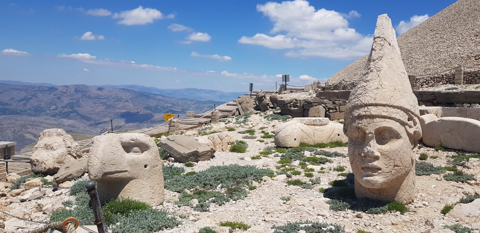 Welatê Antîakosê zîrek: Komagene VI