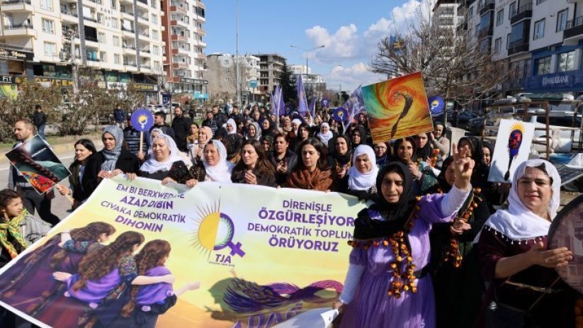 TJAyê li Hezoyê 8ê Adarê bi meşekê pîroz kir 