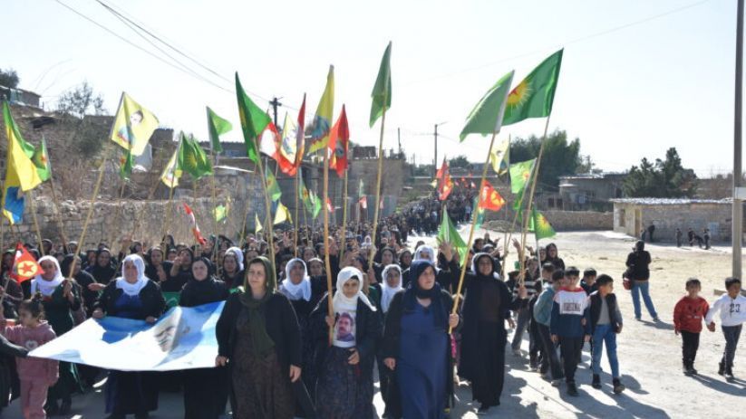 Şêniyên Mexmûrê komploya 15ê Sibatê şermezar kir 