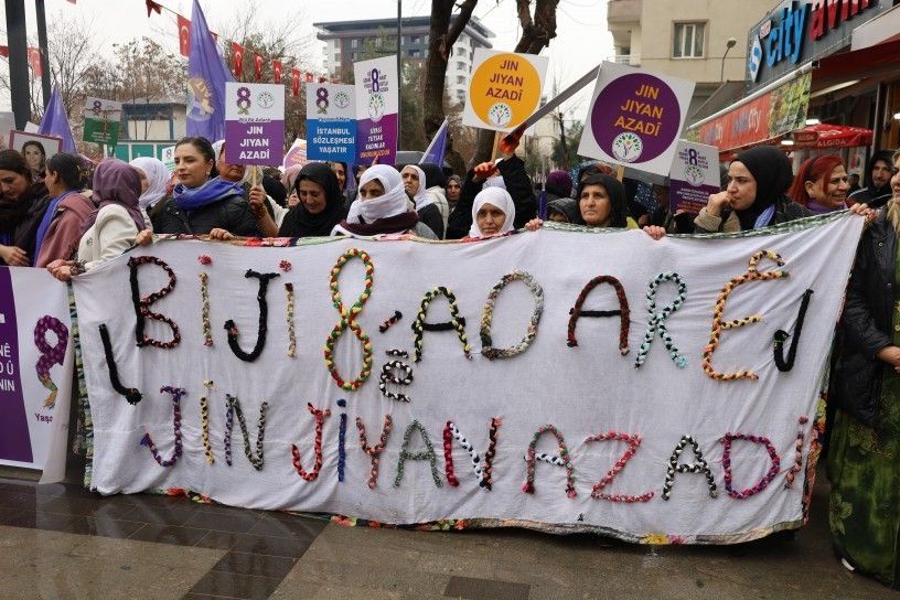 Jinan li Sêrtê 8ê Adarê pîroz kir