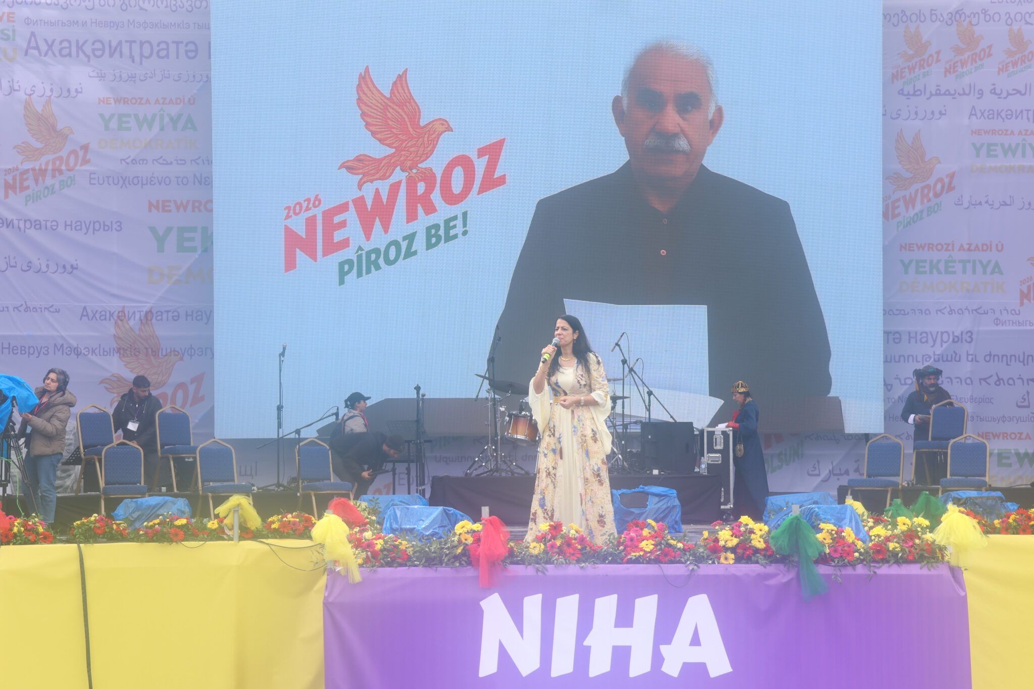 Ayla Akat Ata: Hezar silav li mîmarê aştiyê be