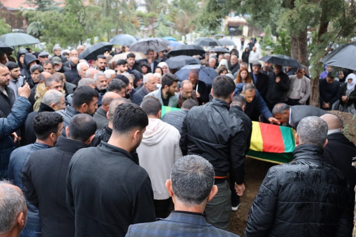 Li Êlihê û Dêrsimê cenaze bi girseyî defin kirin