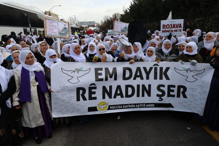 Dayikên Aştiyê dê serdana partiyên siyasî bikin