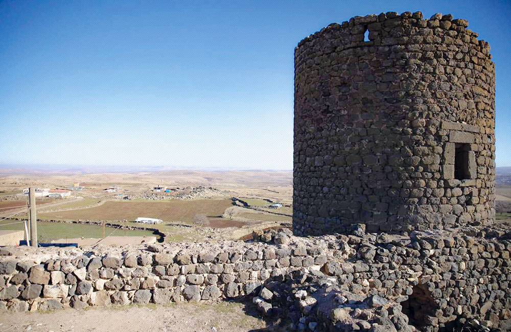 Dêra Metînayê, eşîra metînî; Mîtanî