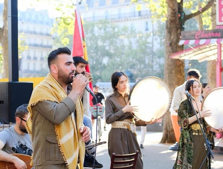 Hunermend nûnerên çanda xwe ne