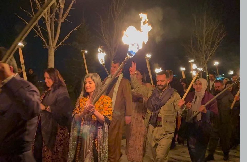 Bi hezaran kesan li Wan, Amed, Êlih û Îzmîrê Newroz pîroz kirin