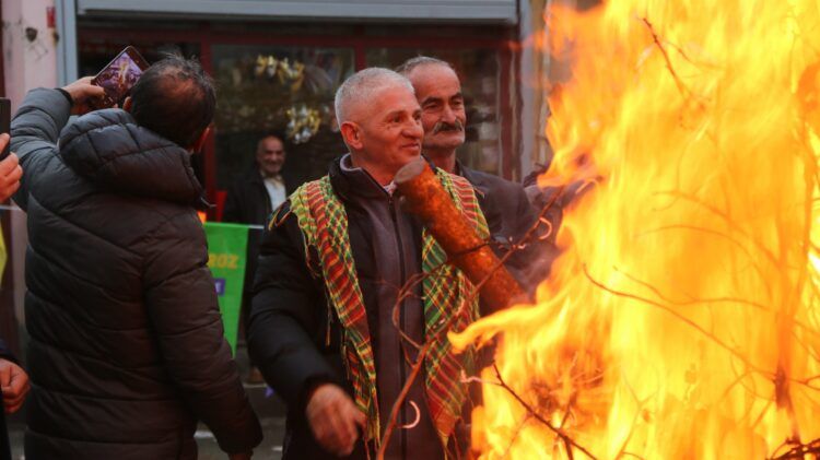 Li Şankûşê agirê Newrozê geş bû