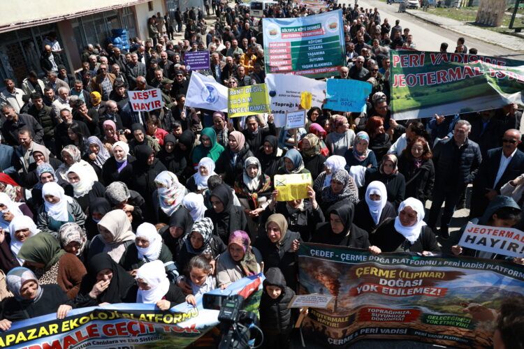 Li Kanîreşê li dijî talana xwezayê meş tê lidarxistin