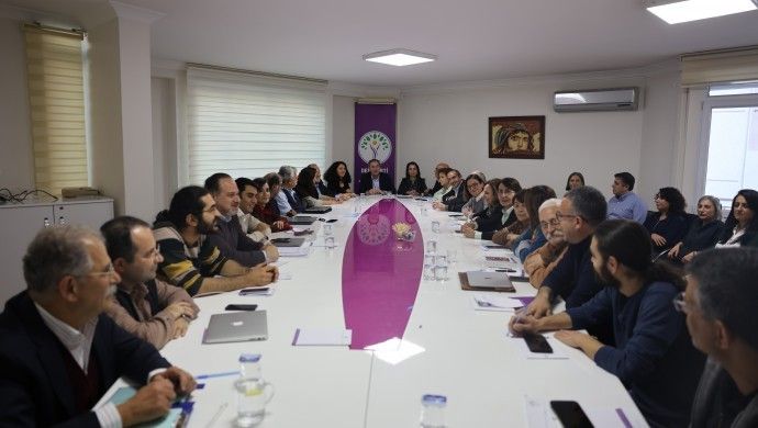 MYKa DEM Partiyê têkildarî pêvajoyê civiya