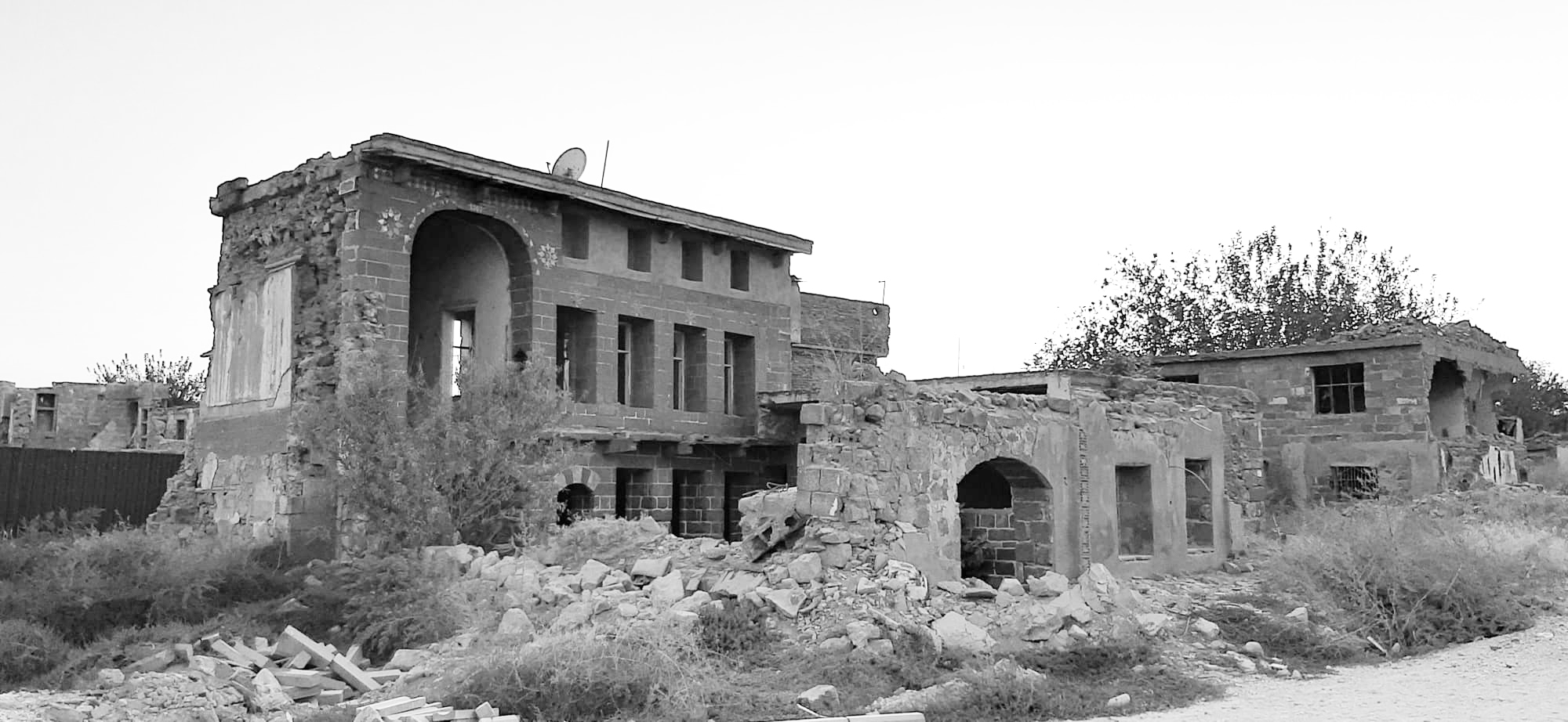 De hema ji Haçaturyan bipirsin